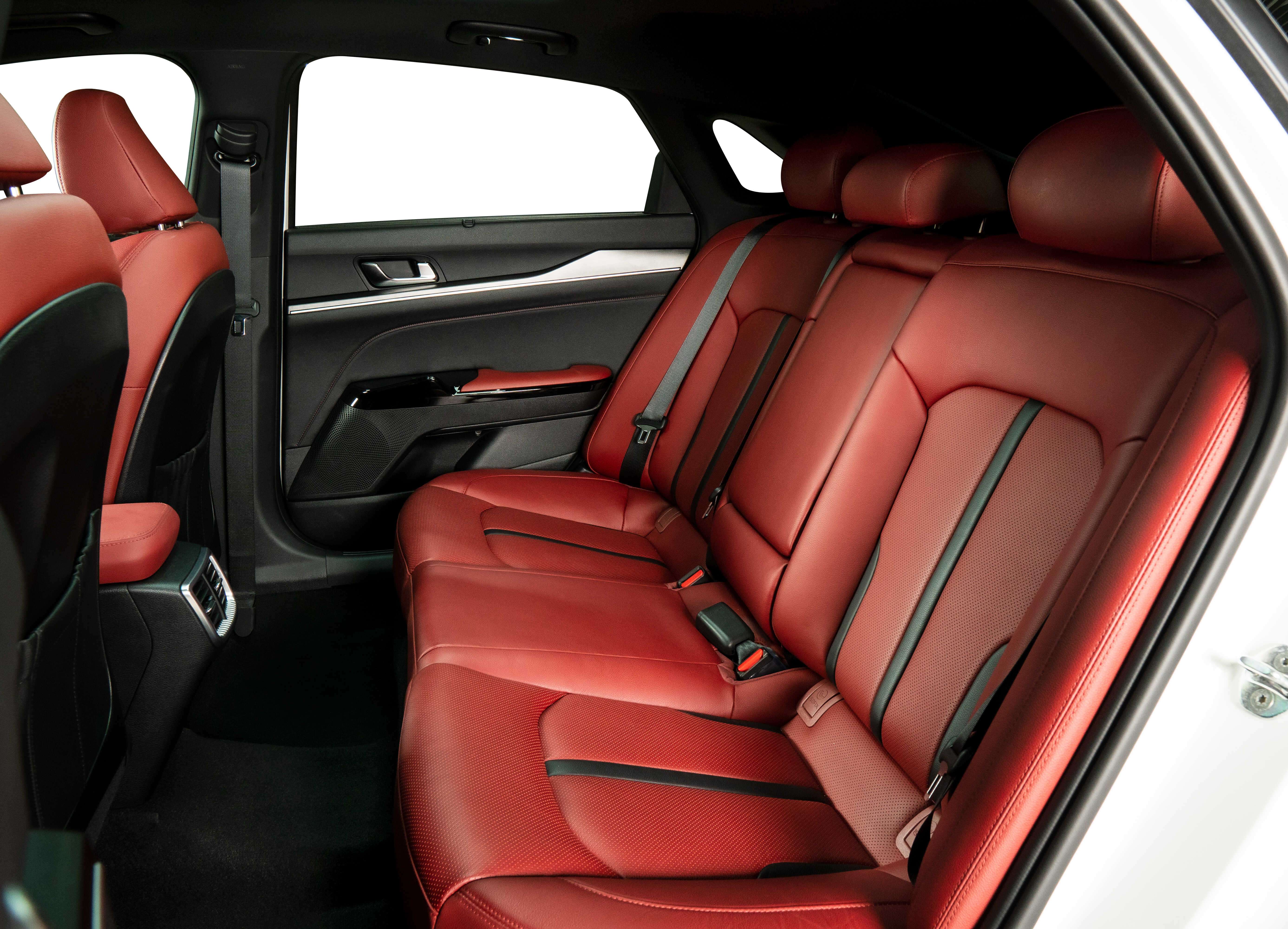 HÀNG GHẾ HAI TRANG BỊ TÍNH NĂNG SƯỞI - DUY NHẤT PHÂN KHÚC